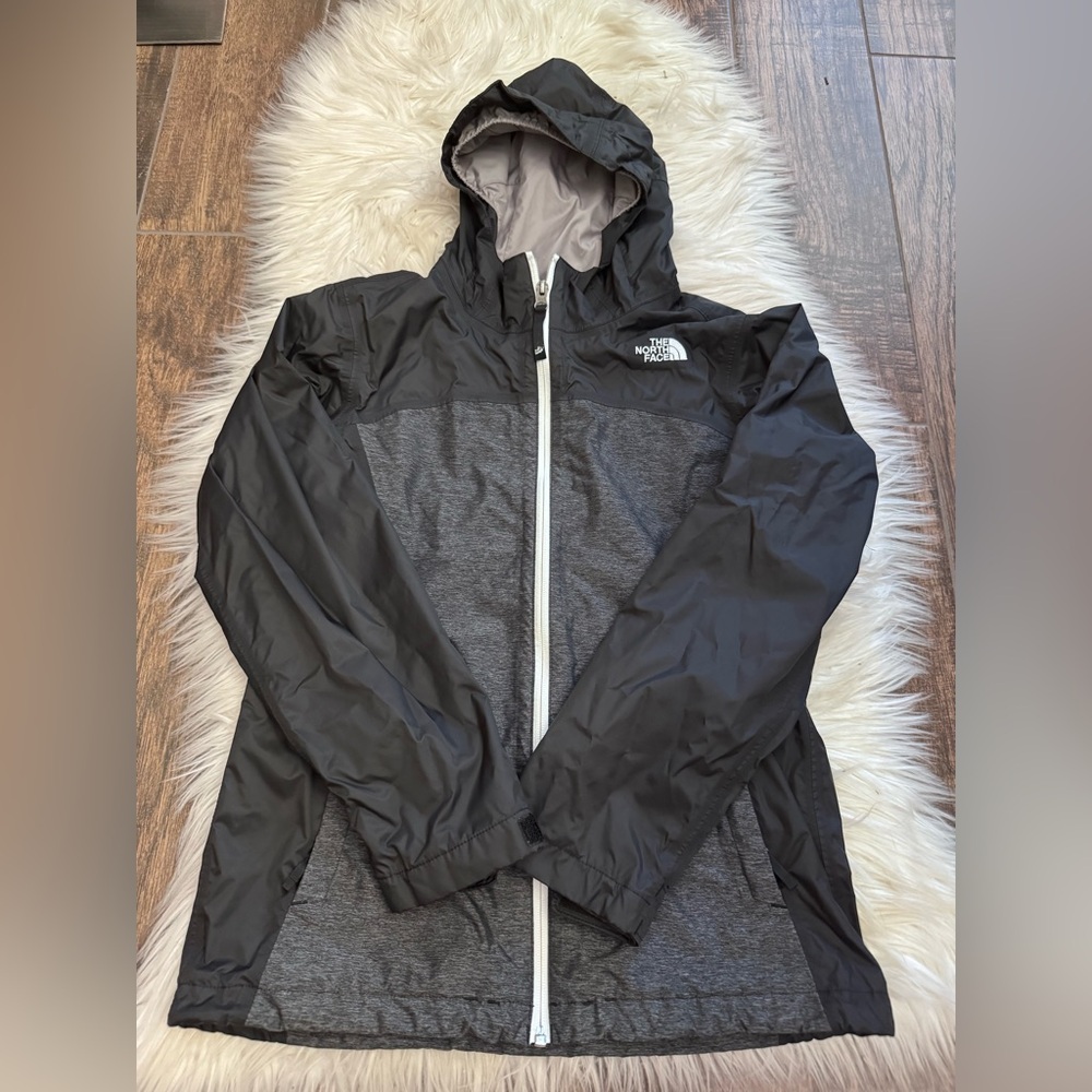 The North Face Girls Large (14-16) Dryvent Windbreaker Jacket Hood Gray Black‎